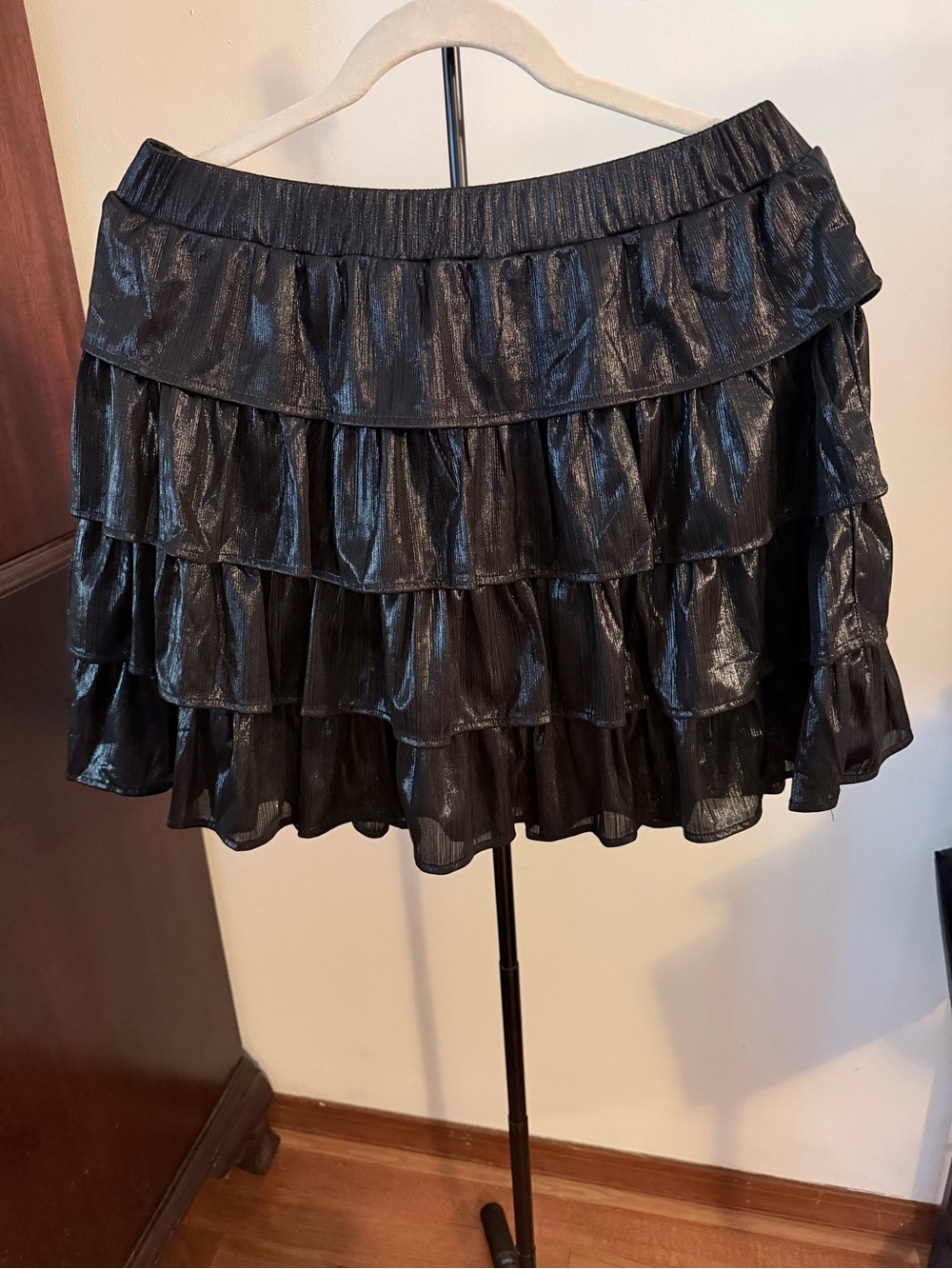 Jess Lea Black High Rise Mini Skirt Tiered
Ruffle Stretch Lined Size L